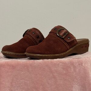 Born Banyan Dark Brick Suede Clogs with Buckle, size 8